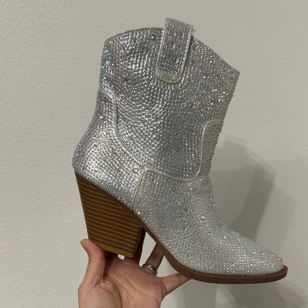 Cowgirl boots Silver Glitter Ankle Boots Size 8 - Concert outfit!